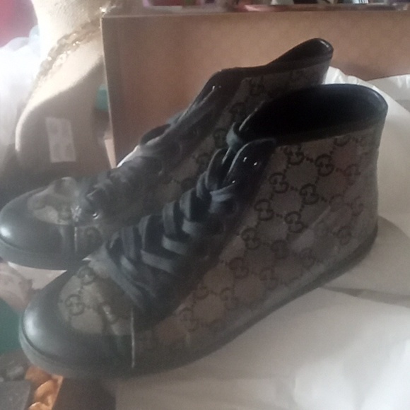 EUC GUCCI SHOES - Picture 2 of 7